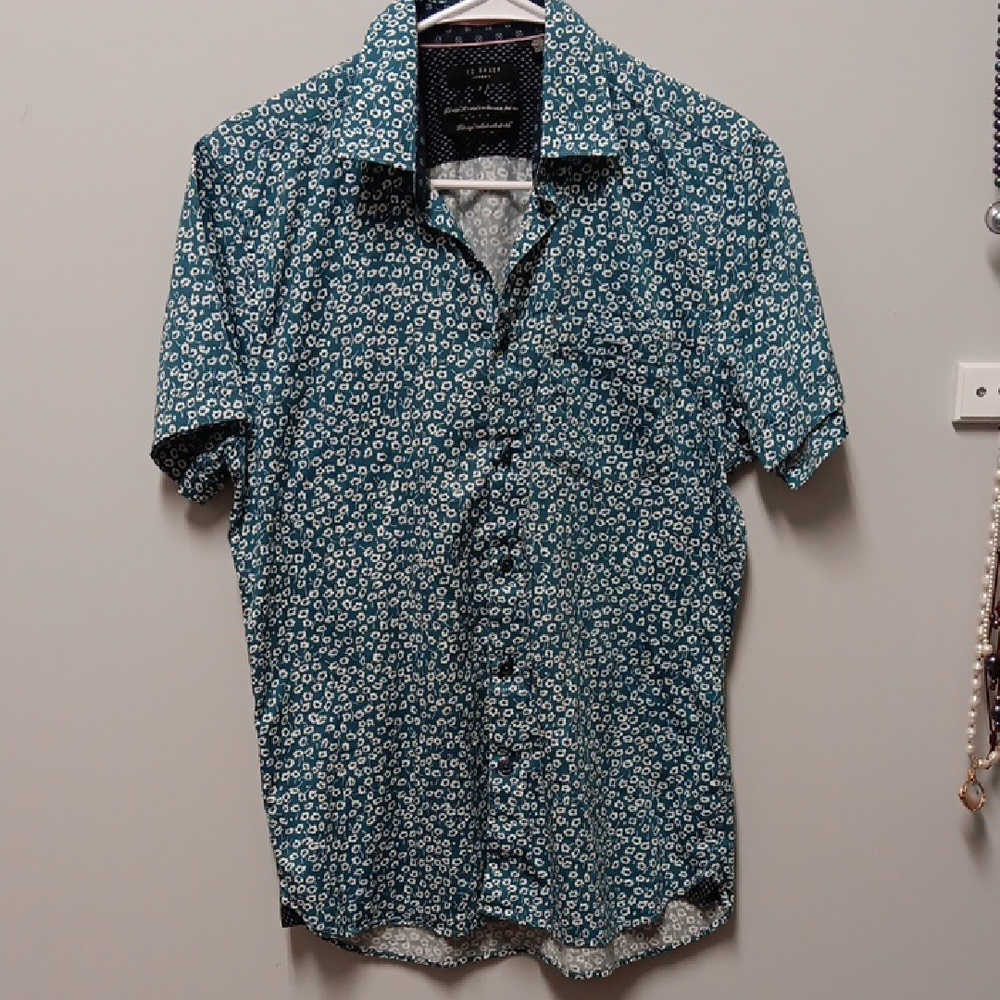 Ted Baker Men's Blue Patterned Shirt, Size 3